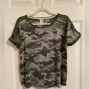 LUCKY Camo shirt